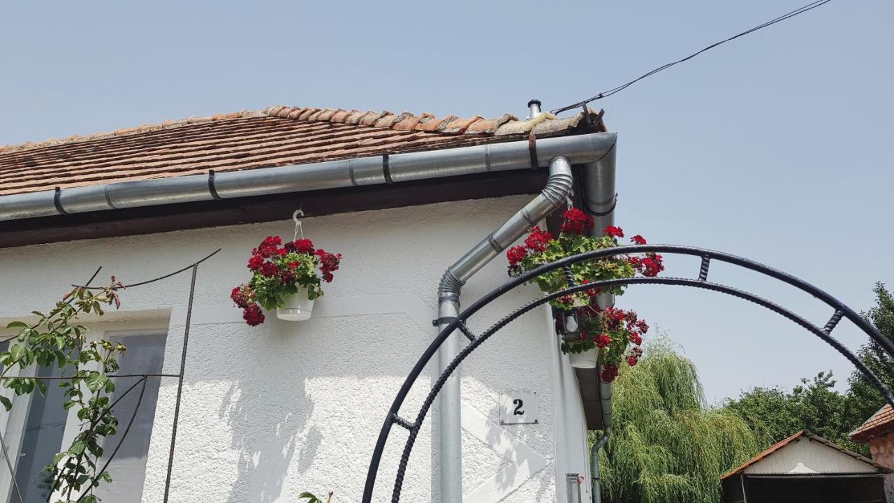 Tepke Guesthouse Garab Bagian luar foto